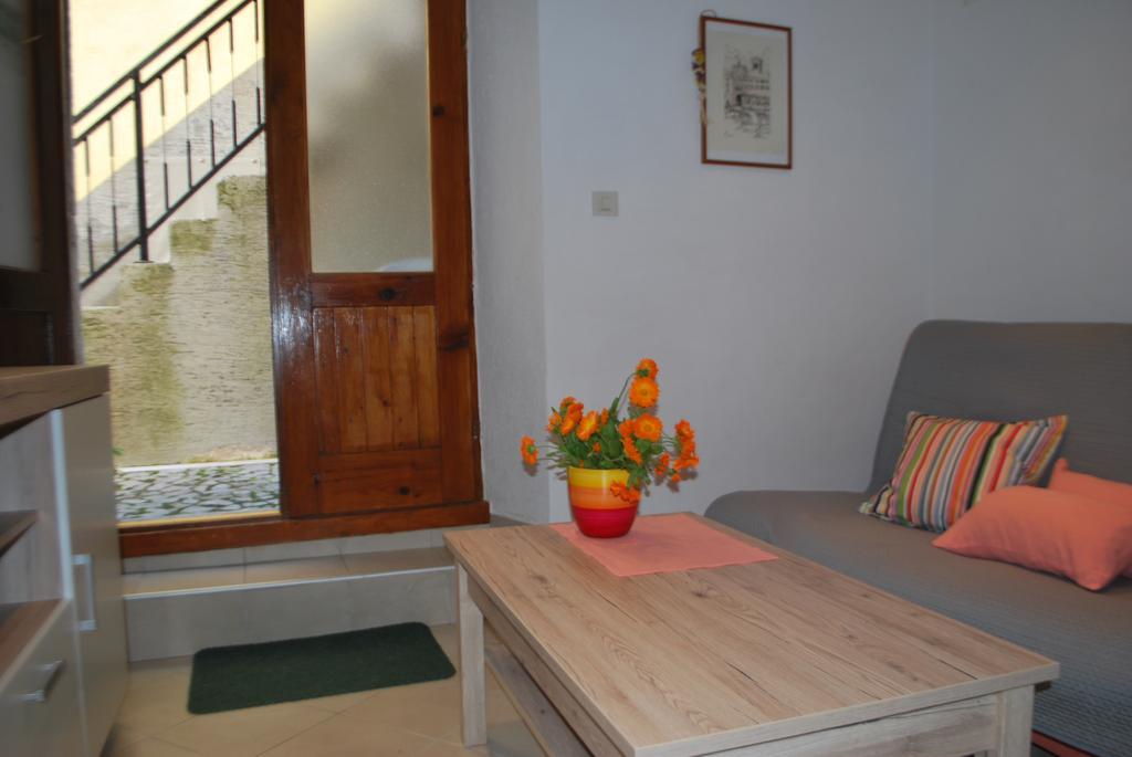 Apartment Lucija เซรส ภายนอก รูปภาพ